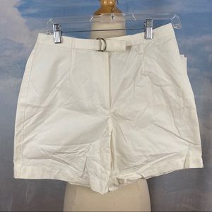 Liz Claiborne Petite Cream Twill Shorts 8P